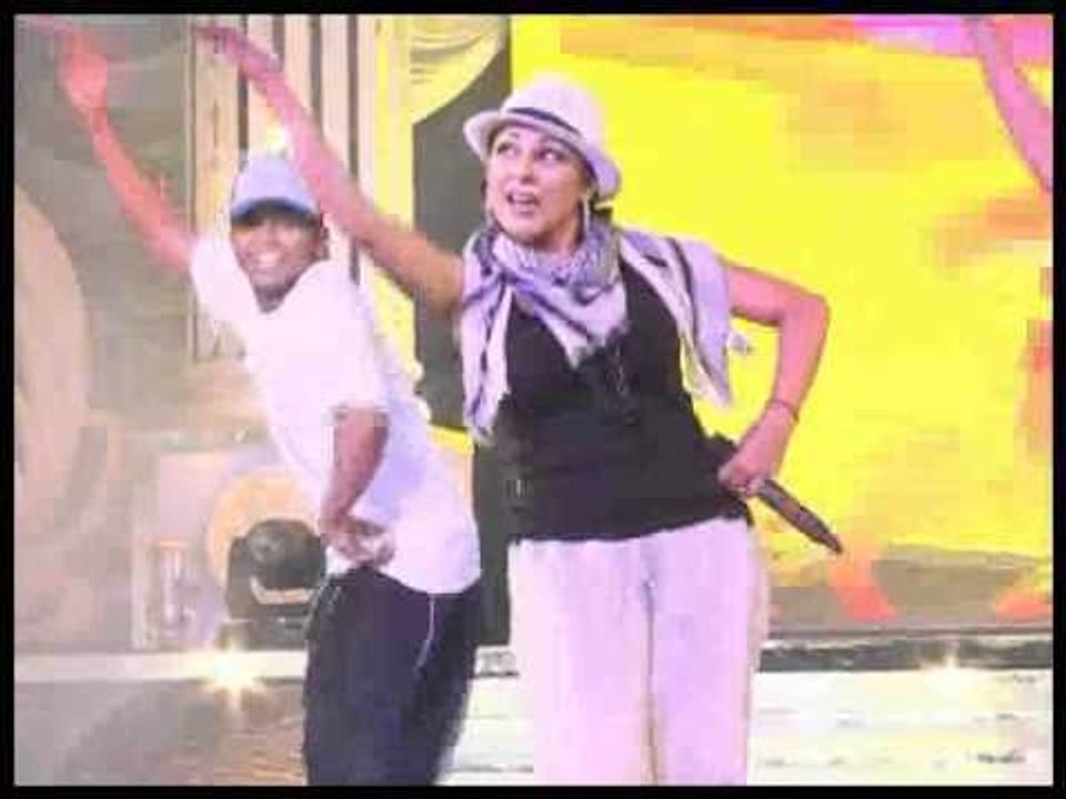 Hard Kaur's Sizzling Performance - Bollywoodhungama.com