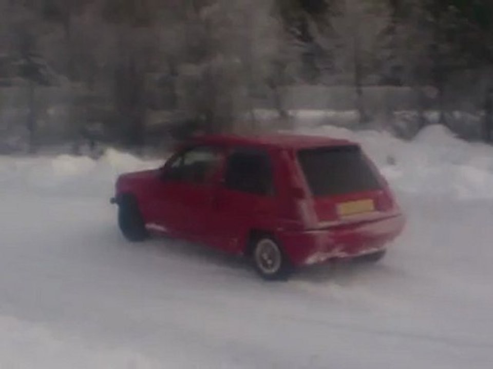 GT Turbo au circuit de glace d'Aiguilles