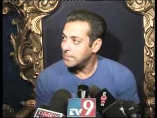 Salman - Shahrukh Delighted After Victory Against Pakistan - Bollywoodhungama.com