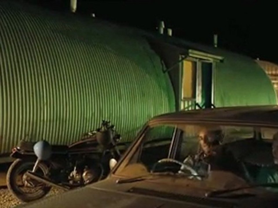 red.dog.2011_clip2