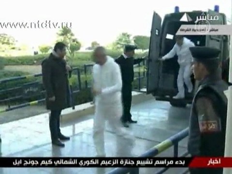 Суд над Мубараком возобновился после перерыва