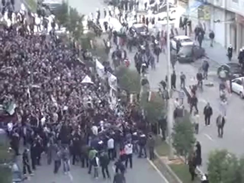 Homs (Siria) - I funerali del martire della Moschea di Omar Atassi