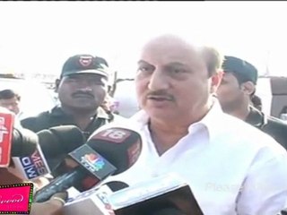 ANNA HAJARE, ANUPAM KHER, ARVIND KEJRIWAL & MEGHA PATKAR AT MMRDA GROUND - 21.mp4