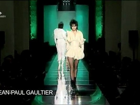 Spring Fashion Trends: Pleats | FTV