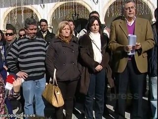 Vecina: "Me entregó a la niña, tras matar a su mujer"