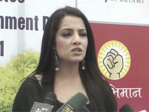 Sexy Bollywood Actress Celina Jaitly At 'World Environment Day 2011'