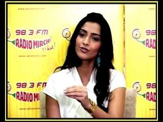 Sonam Kapoor Promotes her upcoming Movie - Mausam