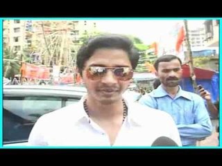 Shreyas Visits 'Andhericha Raja' Ganesh Idol