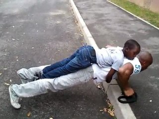 Pompe avc le ptit momo