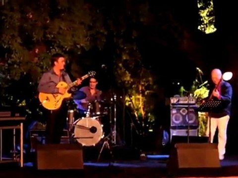 Jean-Claude Cintas invite David Reinhardt Trio, avec Yoann Serra, Florian Gac et Jean-Marc Jafet, Olivier Temime lors du Fes Jazz in Riad Festival 2009 (Maroc)