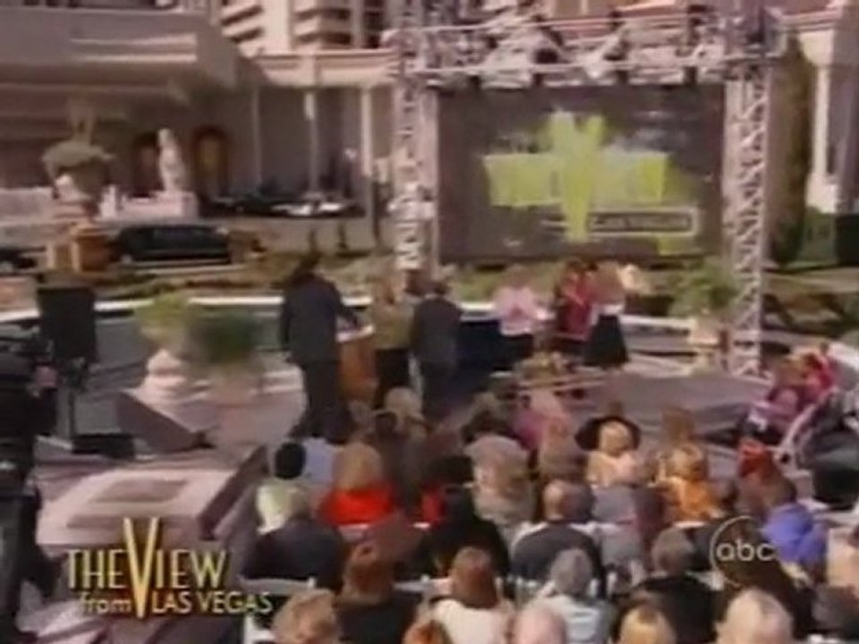 Cups & Balls revealed - Penn & Teller