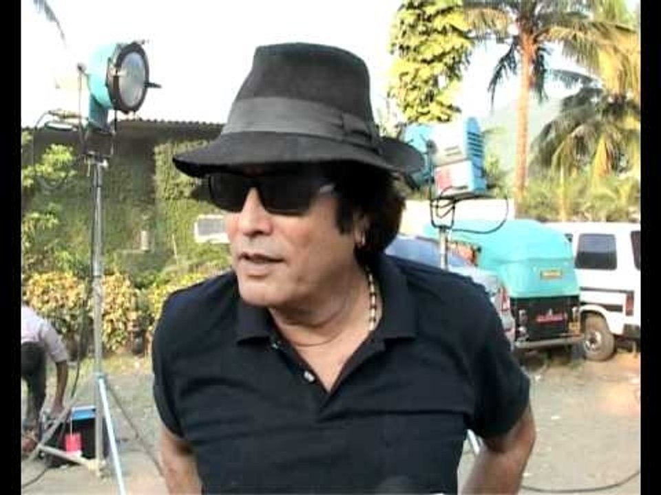 On The Sets - Dal Mein Kuch Kala Hai - Raja Chaudhary & Veena Malik