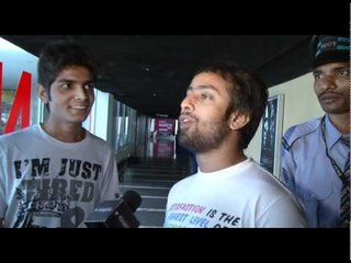 Desi Boyz - First Day First Show - Public Review