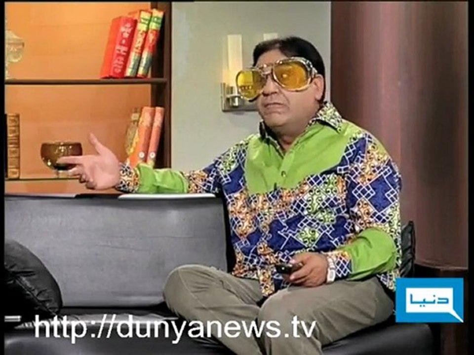 Azizi as Nazir Malik (TV Lover) - Sohial Ahmed...