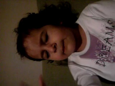 KÜÇÜK MELEĞİMDEN ÇOK BÜYÜK MARŞLAR ŞİİRLER SARKILAR :)))