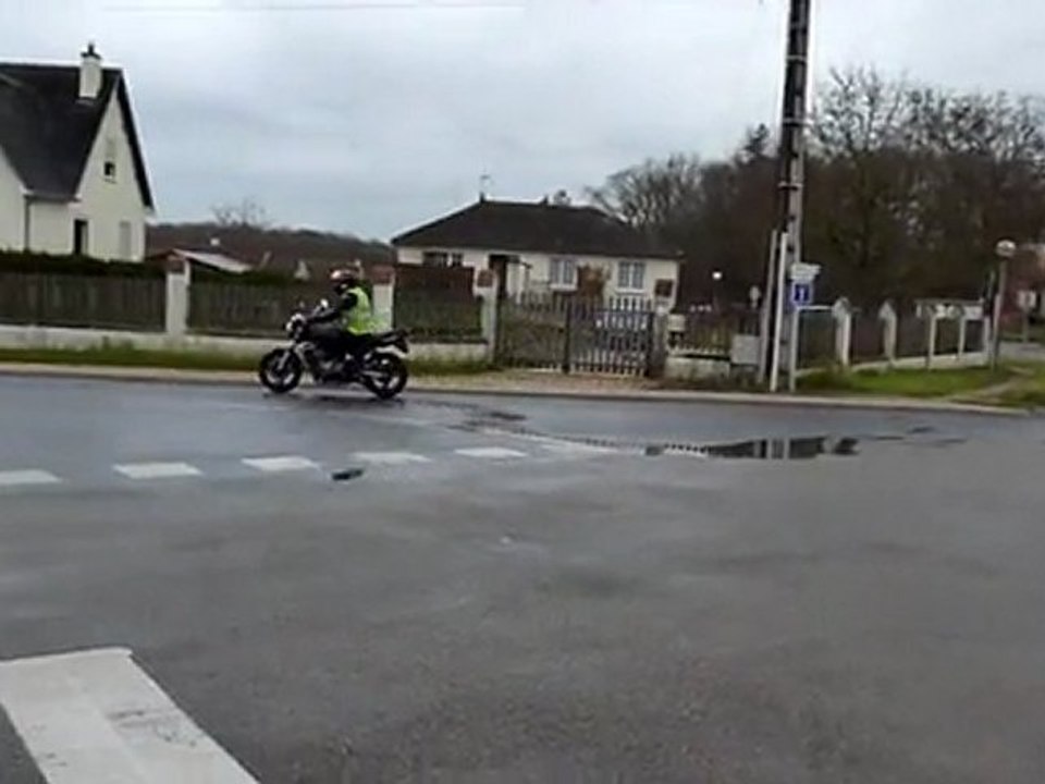 Test gilet jaune moto : Avec (2)