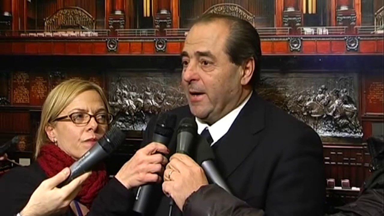 Di Pietro - Basta con la politica delle televendite di Monti