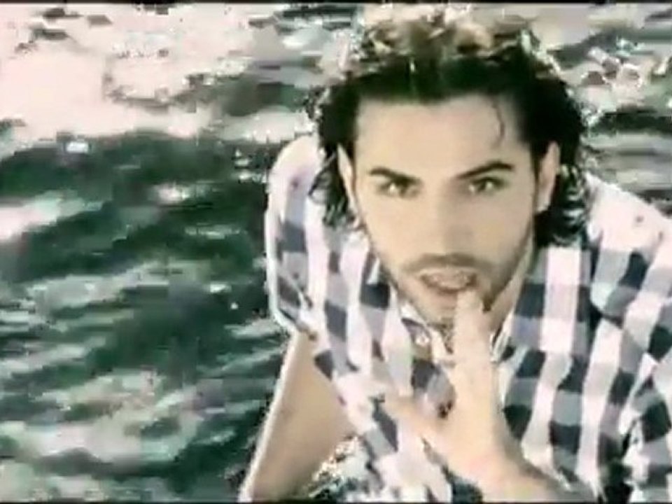 İsmail YK  Duydum Ki Çok Mutsuzsun orj video 2011