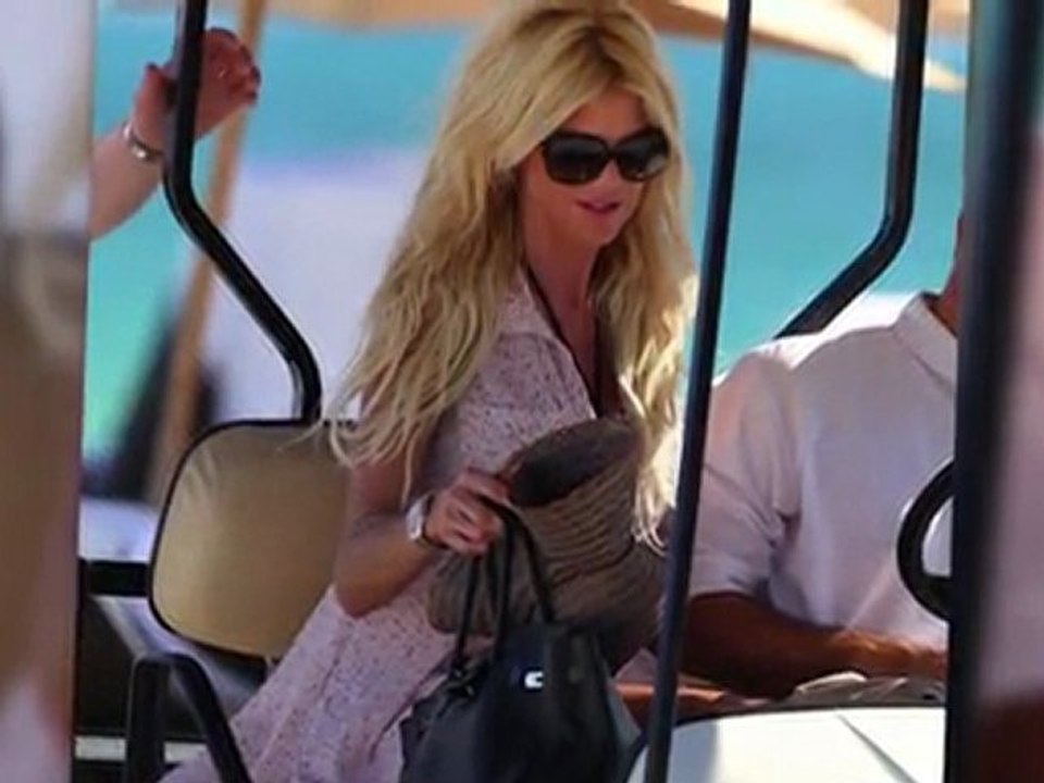 Stars räkeln sich am Strand