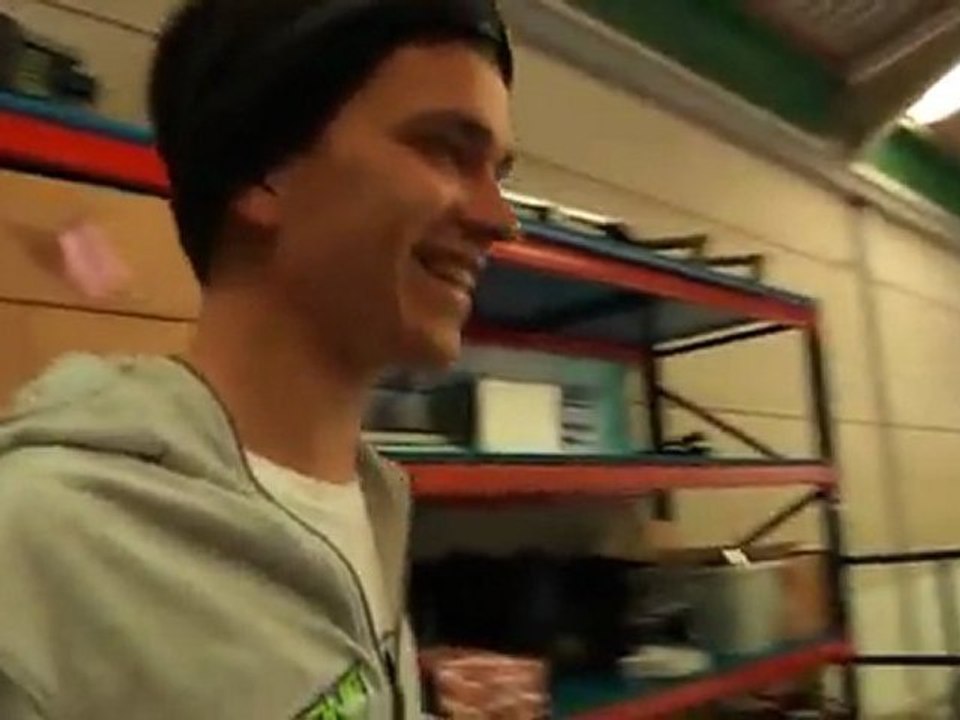 Kimi Räikkönen visits his Ice-One Motocross Team