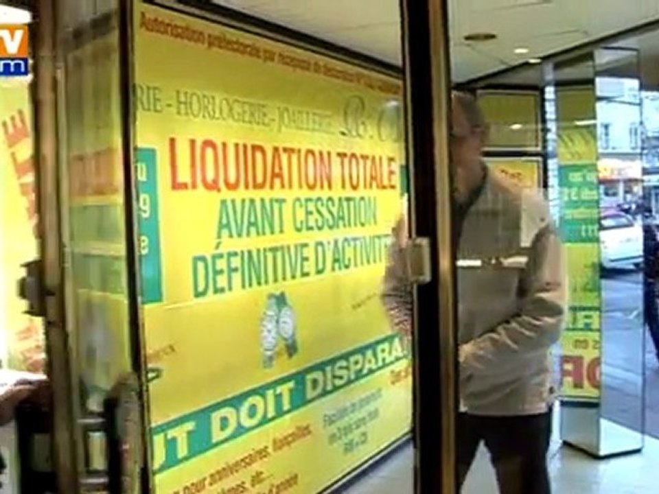 Un bijoutier met la clé sous la porte par crainte des violences