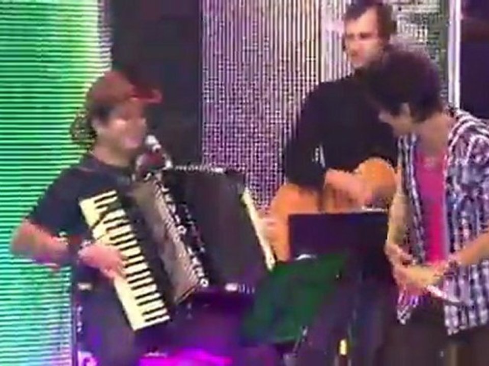 8.Gusttavo Lima - Arrasta (Ao Vivo DVD 2011 Oficial)