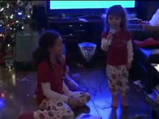 Mireille chante Petit Papa Noël