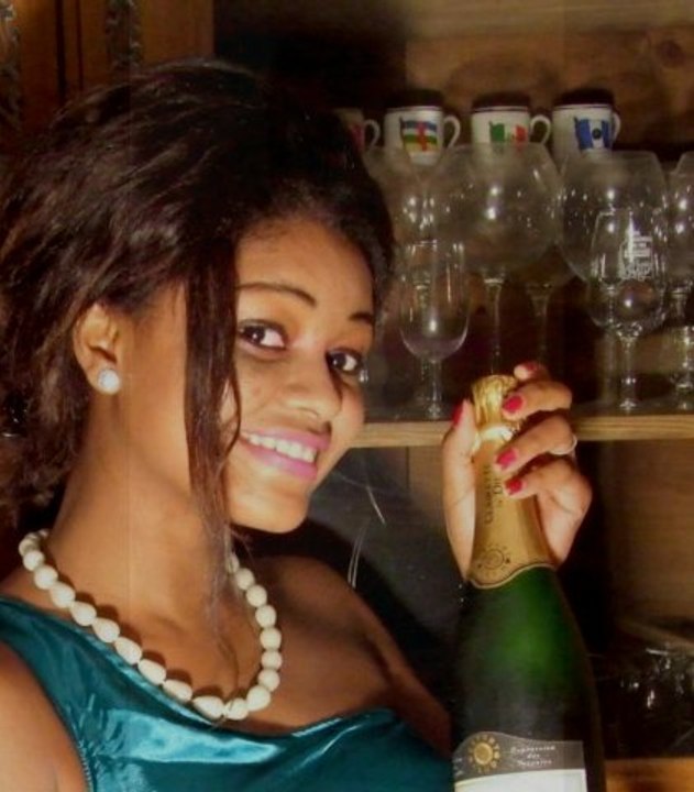 Marinah_ Bonne Année 2012 Tout Mes Voeux  Bonheur  ..