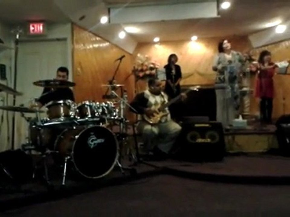 Martin(Mi Primo)ensayando con su grupo