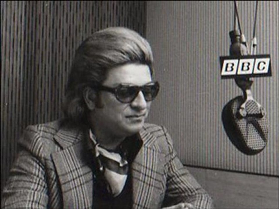 Zeki Muren - Gozlerin Doguyor Gecelerime