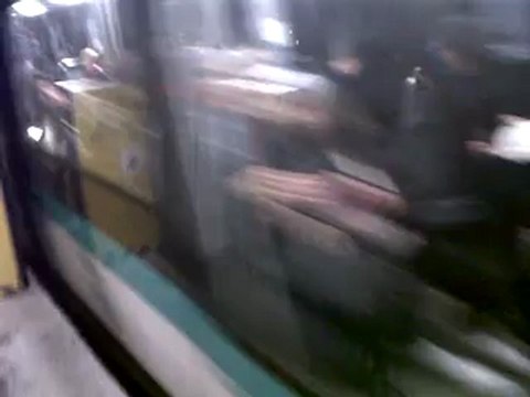 MP89 En direction de Porte de Clignancourt M4