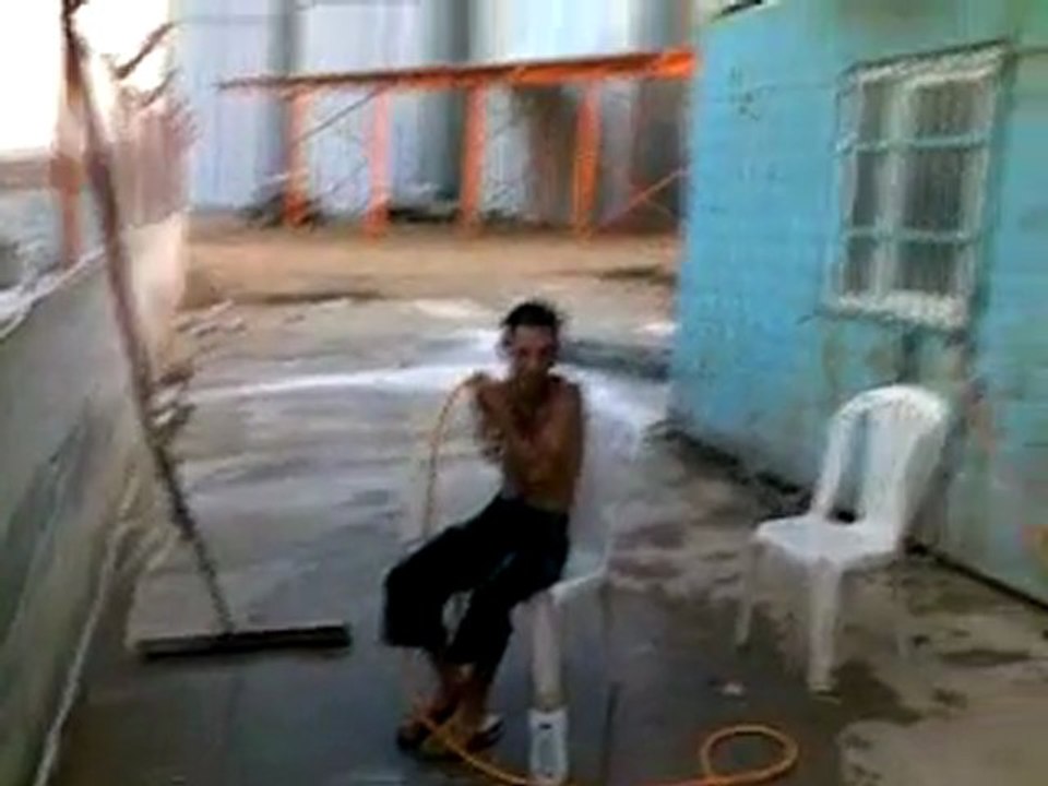 21082011351