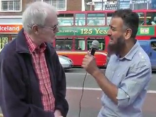 Amazing Conversion to Islam - Street Dawah -