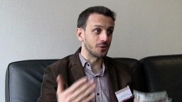 Josh Ryan Collins, Brixton Pound monnaie complémentaire à Londres