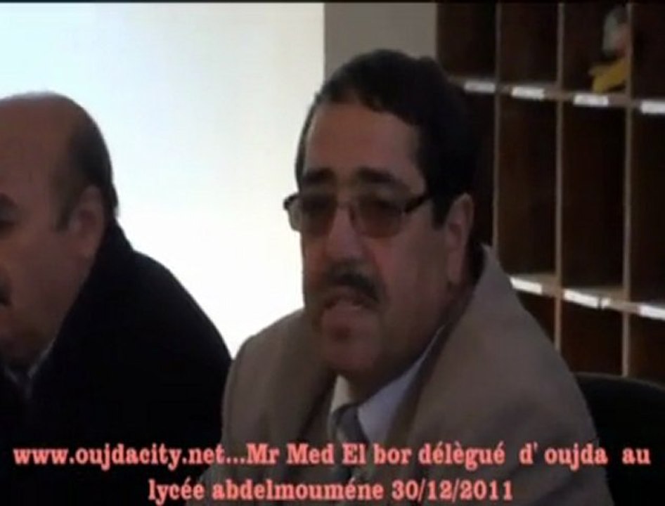 السيد محمد البور النائب الاقليمي لوزارة التربية الوطنية بوجدة انكاد في زيارة لثانوية عبد المومن التأهيلية  بوجدة