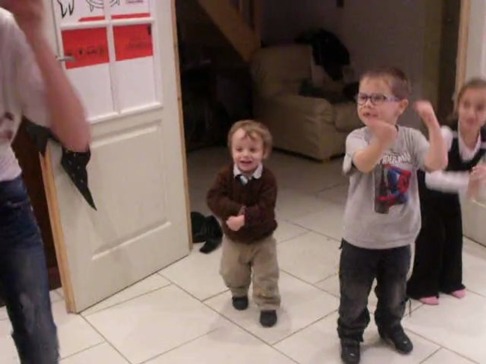 mon loulou qui danse corde a sauter