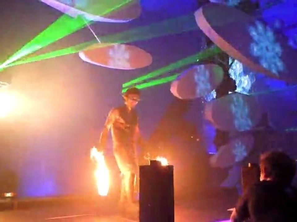 Bolas enflammées - Timegate 2012