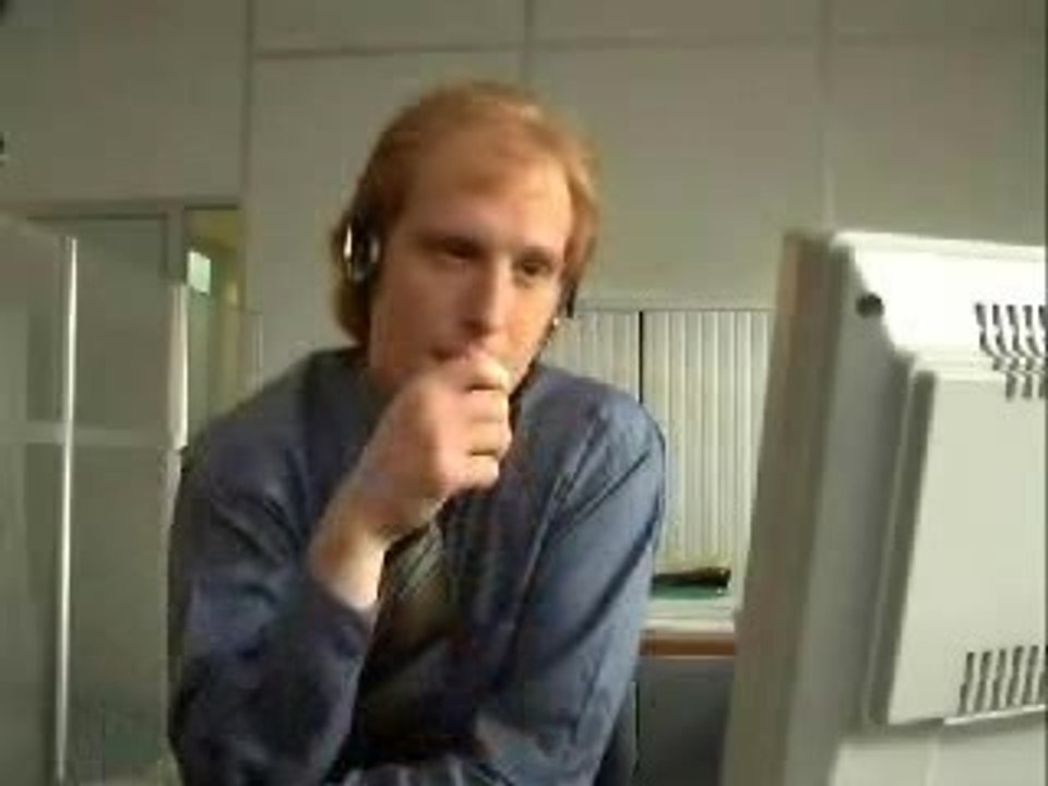 ah les mecs... même au bureau !