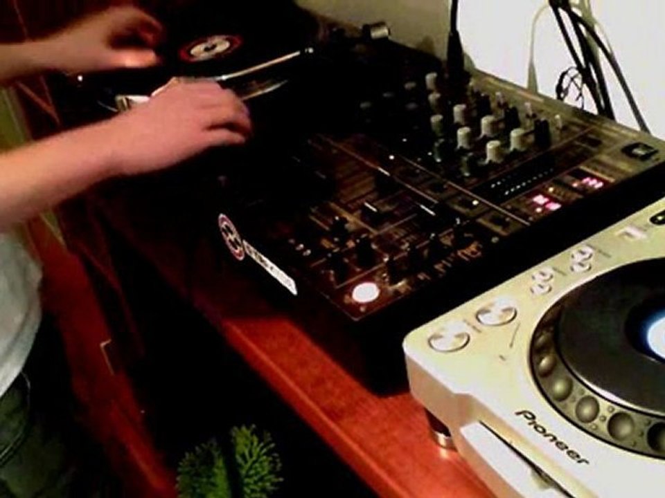 House & Electro Mix 2012|Musicbase.fm