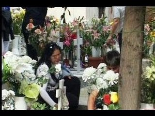 Napoli - Cimiteri pieni, le inumazioni durano 5 anni