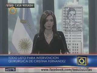 Militantes acampan en vigilia por operación de Cristina Fernández
