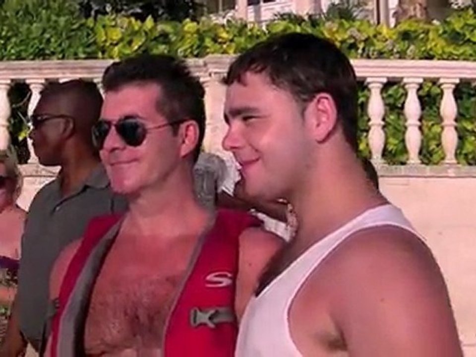 Tom Felton am Strand von Miami