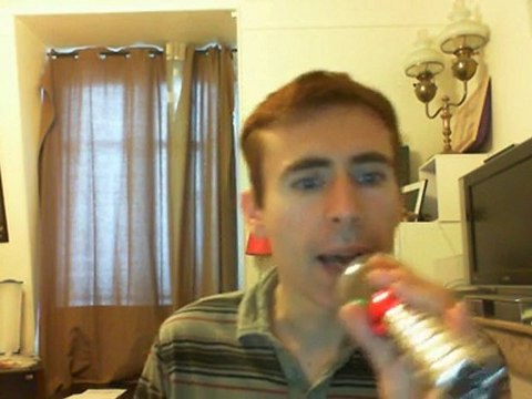 Wiwi égratigne ce n'est pas la faute aux poètes