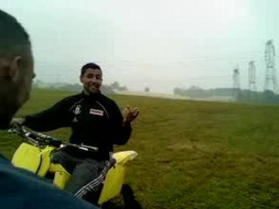 MOTO Cross trax soleil