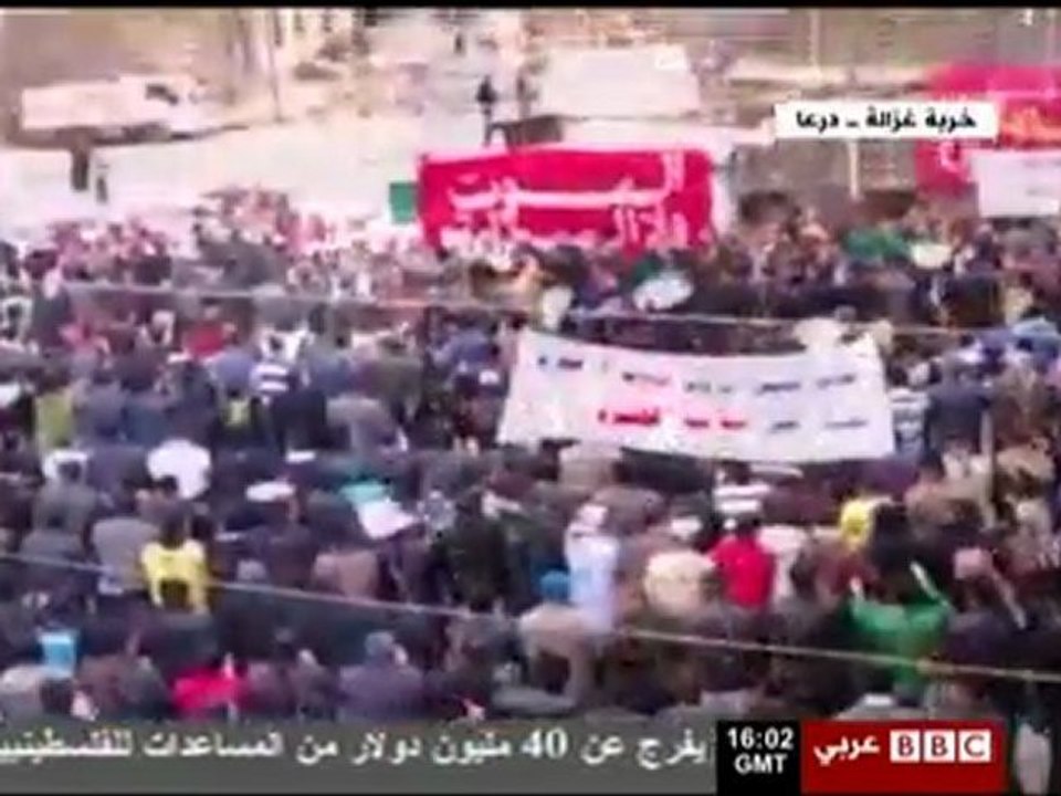 BBC Arabic Syria News 30.12.2011 16.00 GMT HD جمعة الزحف الى ساحات الحرية 30 قتيل في سورية والمراقبين في حماة