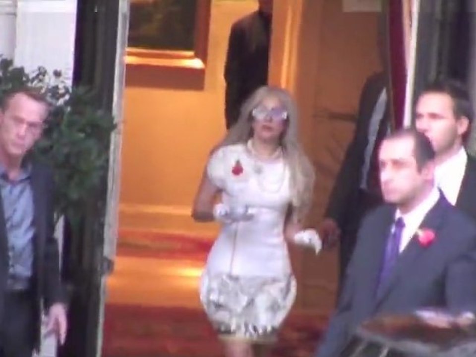 Le bain de sang satanique de Lady Gaga