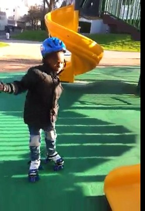 1ers patins à roulette