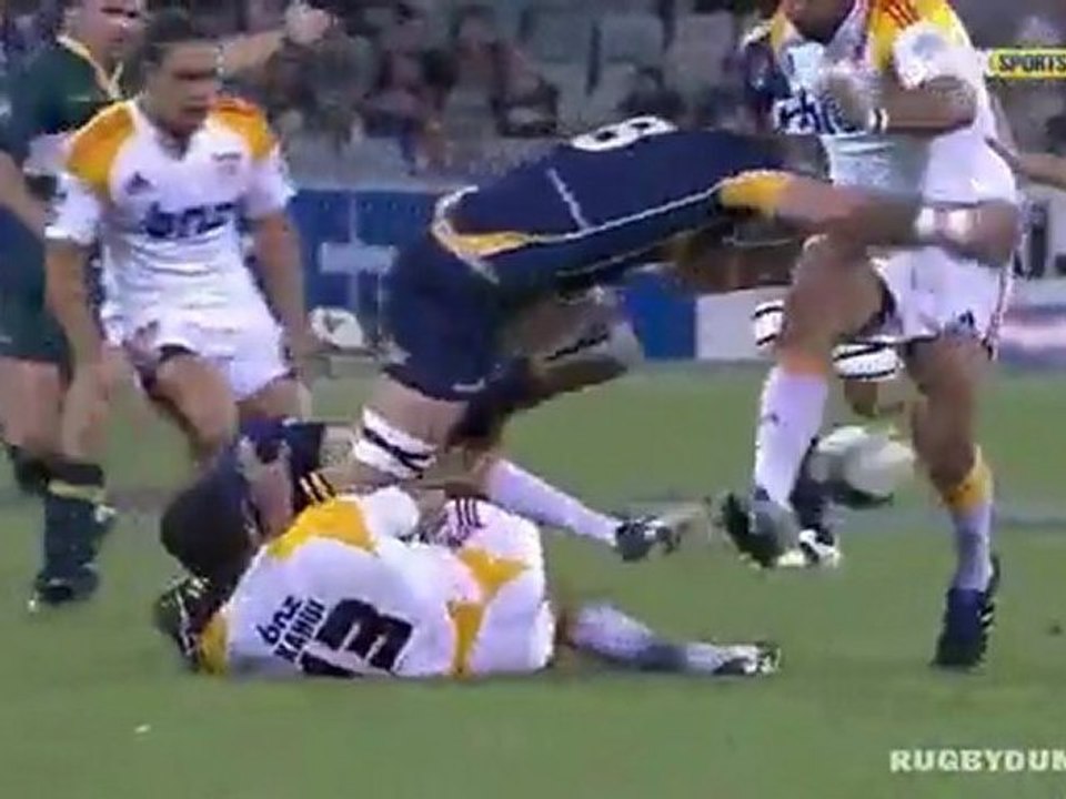 Richard Kahui hit on Adam Ashley-Cooper