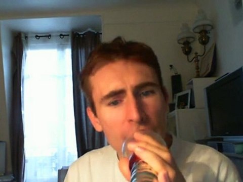 Wiwi égratigne hanging around des Cardigans