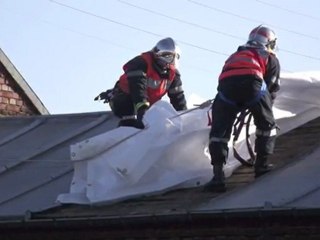Saint-Just-en-Chaussée: le toit d'une maison endommagé par la tempête